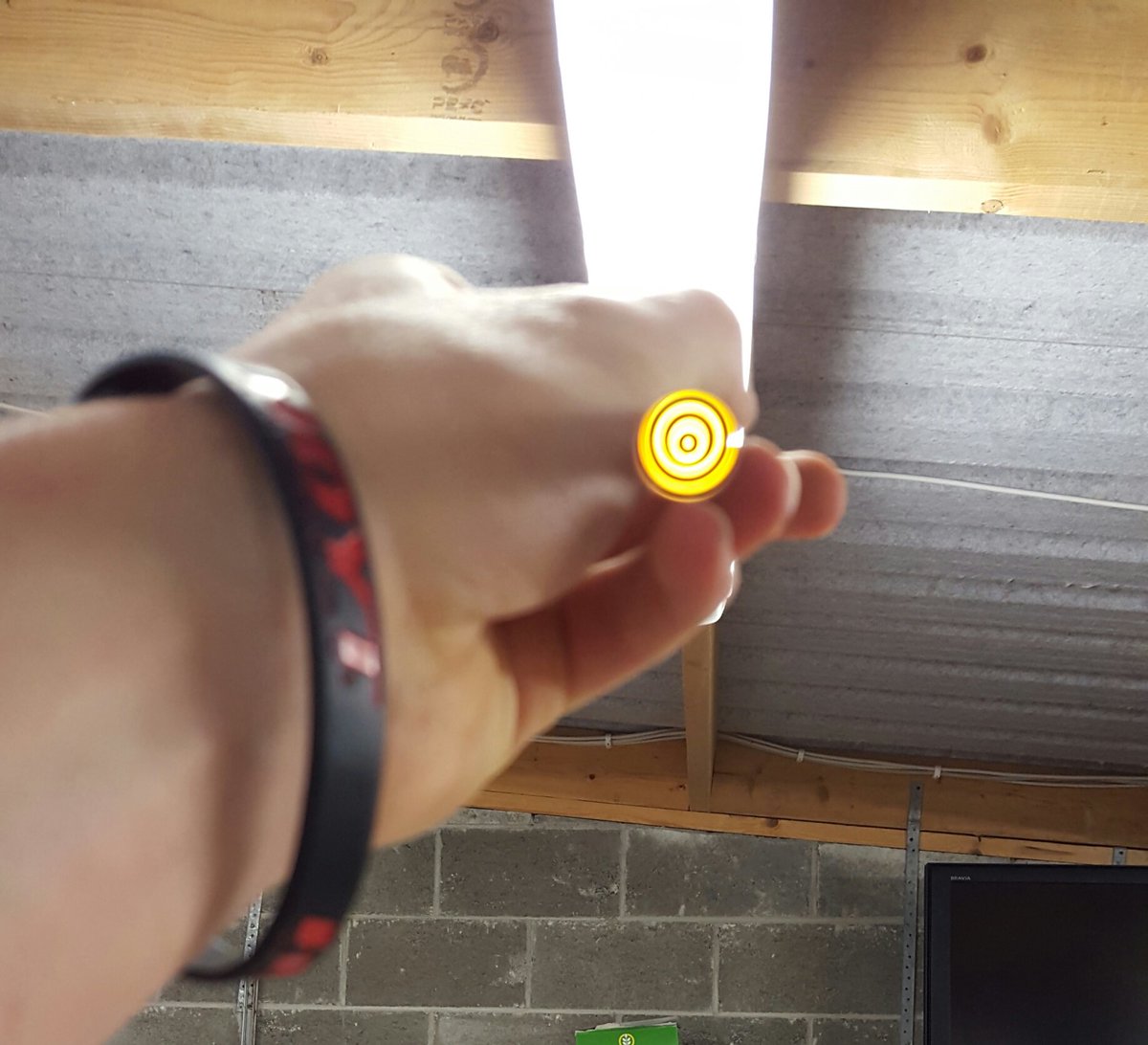 DanielFoley7's tweet photo. Setting up my X23's and I discovered a cool effect in the shaft when a transparent nock is in it.. @EastonArrows https://t.co/8NOWPOjHE4
