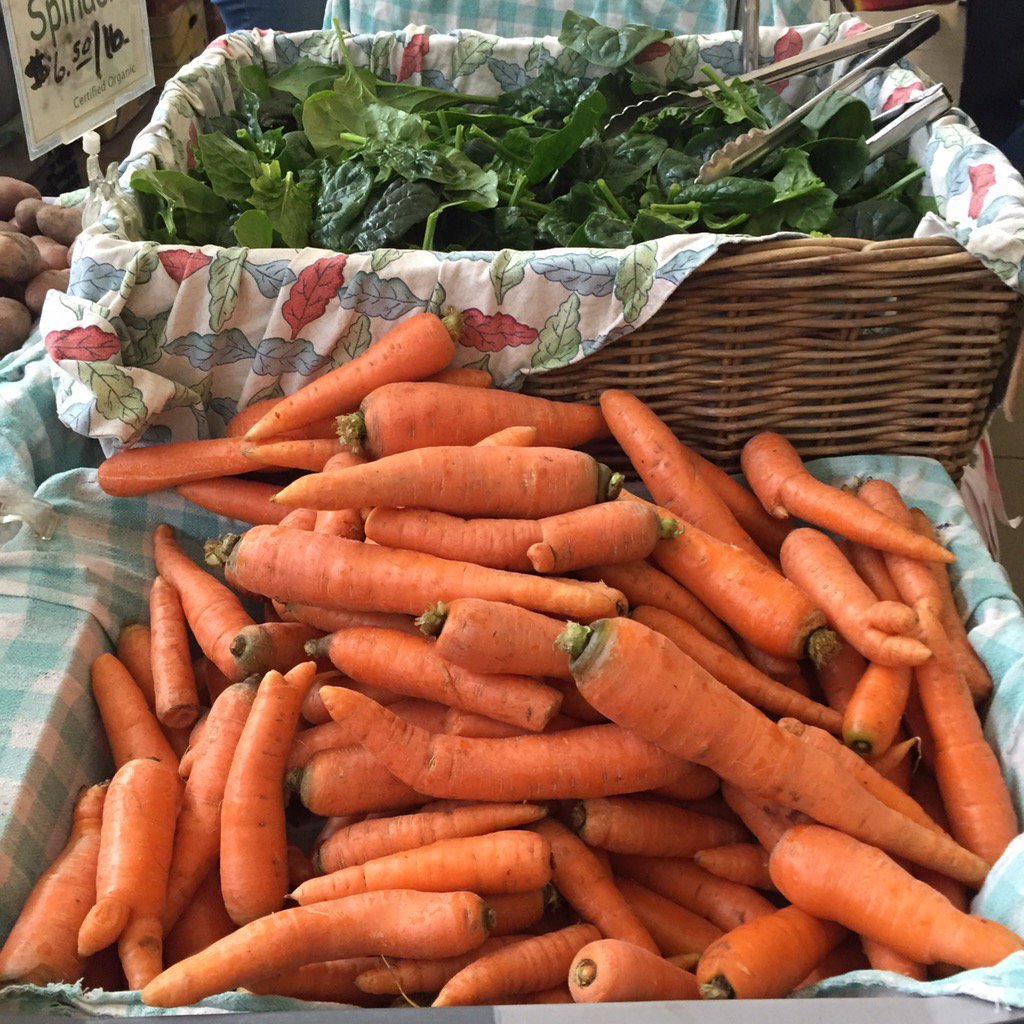 IndoorMarket's tweet photo. It's the last market of the season! Come on out get yr last minute holiday gifts and treats. https://t.co/2VQIzay1nt
