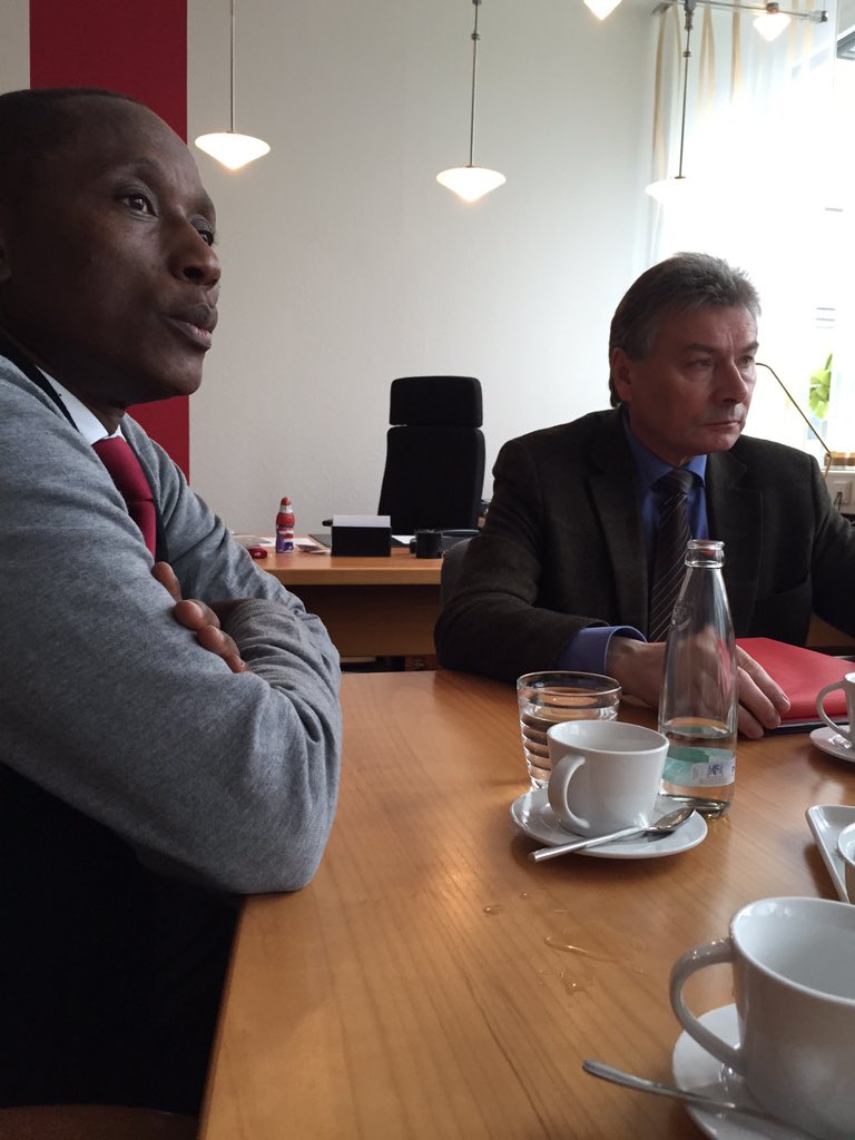 natamajb's tweet photo. Nos partenaires connaissent mal l'Afrique il est bon d'être très souvent en contact avec eux pour mieux les informer https://t.co/rLt0JGLb4g