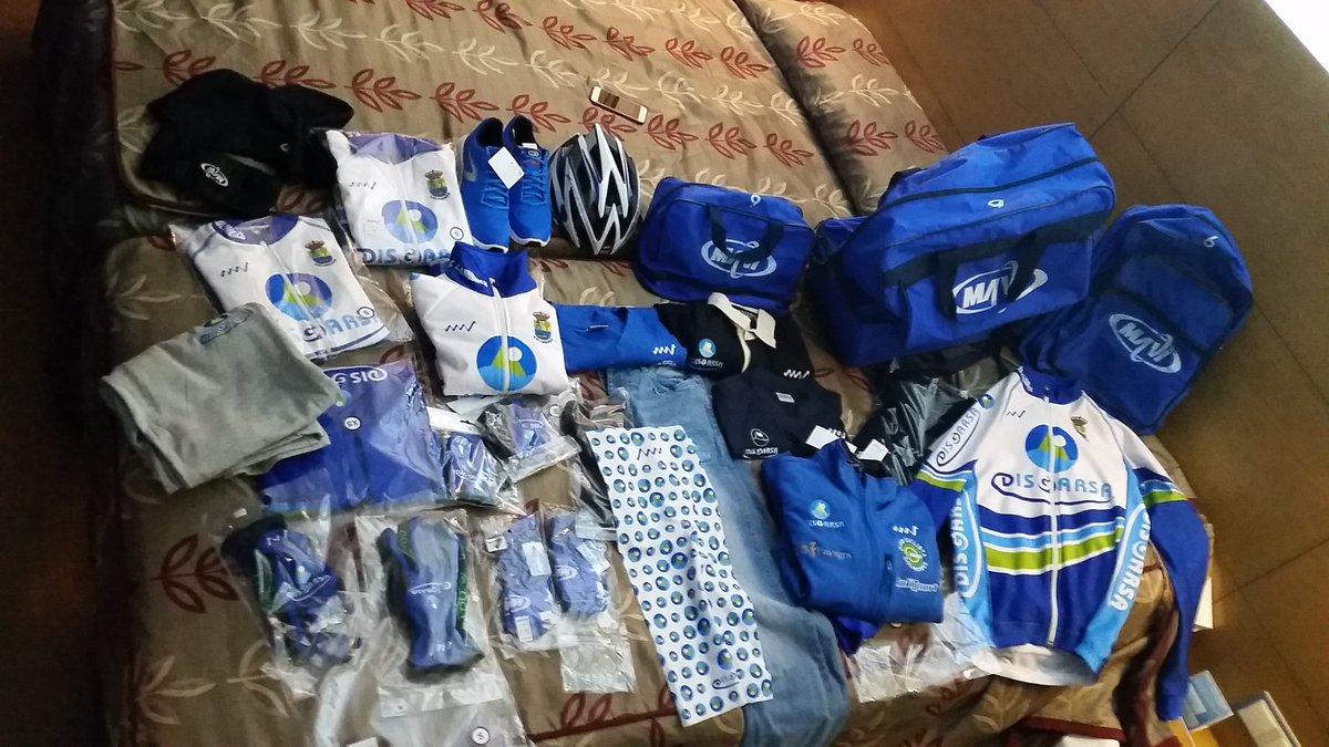 albertoserranus's tweet photo. Estos serán los colores q defenderé la próxima temporada, muy ilusionado con este proyecto #Disgarsa #CCColindres https://t.co/26NUItYbf2