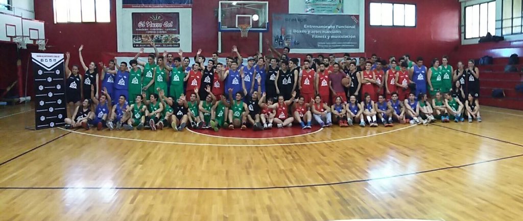 ucubasquet's tweet photo. Lindo día de básquet y amigos en @MoronBasket con el 3X3 de #UCUEventos. Más de 130 jugadores! https://t.co/N7Z8FaP3dT