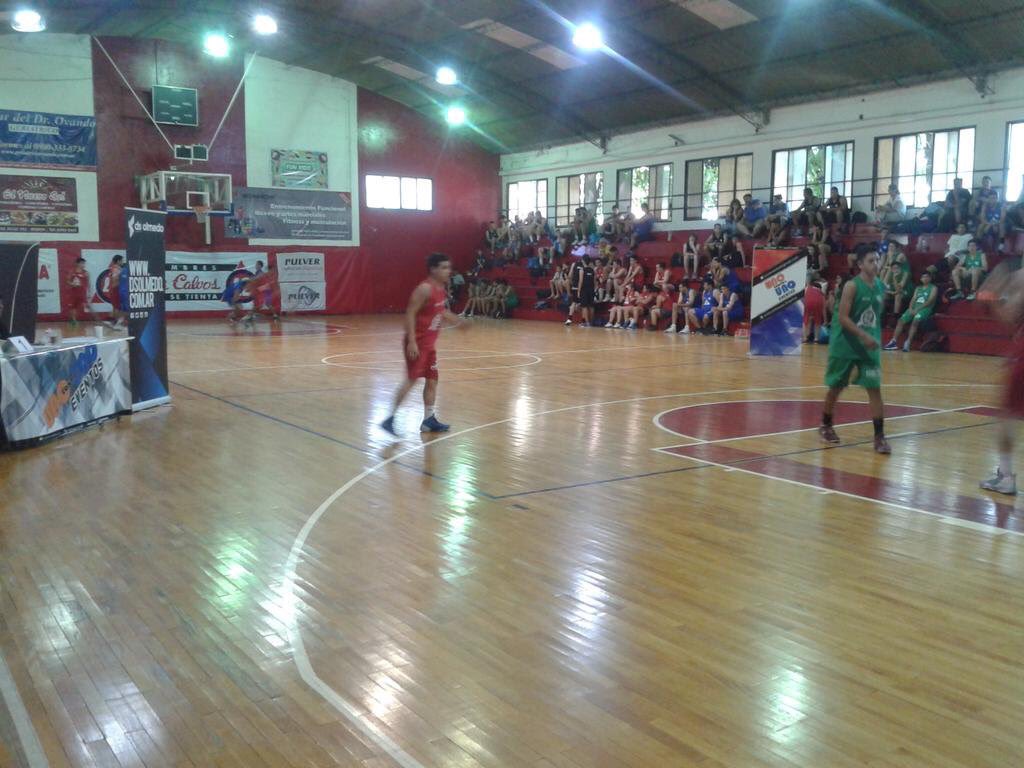 ucubasquet's tweet photo. Lindo día de básquet y amigos en @MoronBasket con el 3X3 de #UCUEventos. Más de 130 jugadores! https://t.co/N7Z8FaP3dT