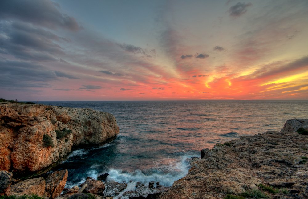 GuideOfCyprus's tweet photo. The Cape Greco! What time of the year it is? What do you think? #guideofcyprus #seasons #cyprusseasons #cyprussea https://t.co/BNAwUGdR4O