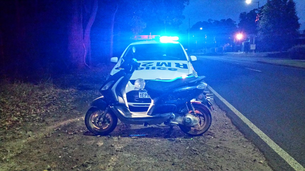 ManjimupPol's tweet photo. 26 year old Manjimup man had his mate's wheels seized for driving while suspended. #explainingtodo #HeadsUp #fb https://t.co/fgOKQPyiSy