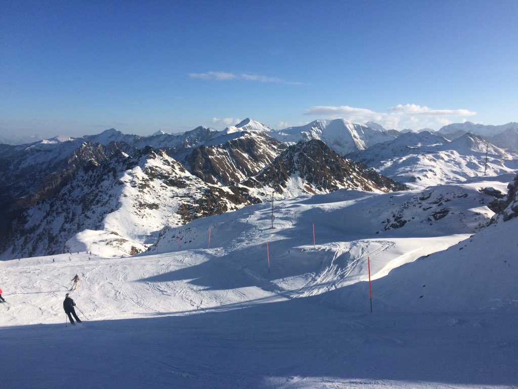 markhowell50's tweet photo. There is snow in the Alpsif you go to the right place #Obertauern @obertauern https://t.co/GAxHZDPzyv