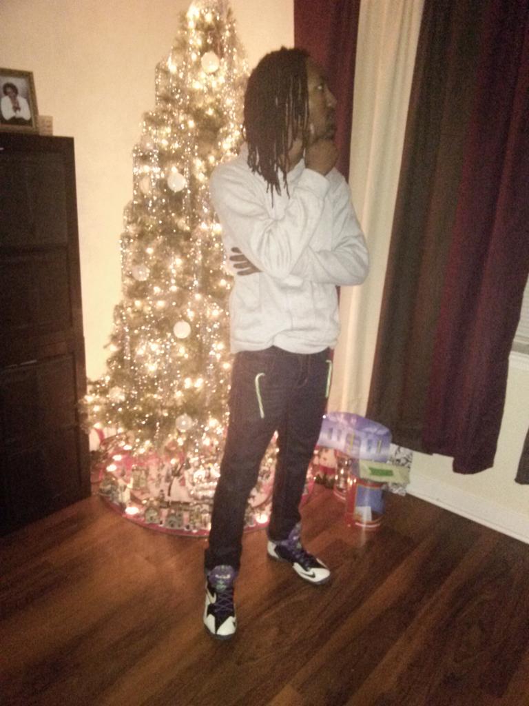 staticray40's tweet image. Dey took Christ outta Christmas ima burn a reindeer n crush a elf