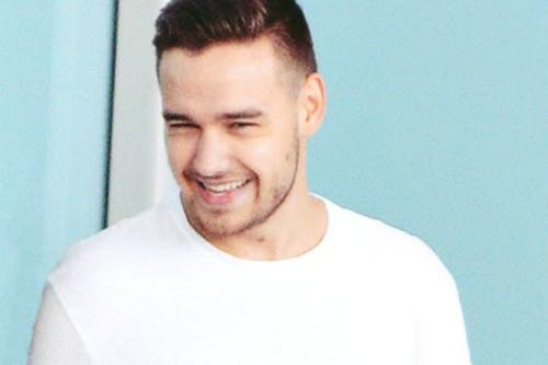 zaynbaabe's tweet photo. RT IF YOU LOVE LIAM PAYNE

1 RT = 1 VOTE

#WeAreAllLiam
#VideoMTV2015 One Direction https://t.co/rm6AZAsVMy