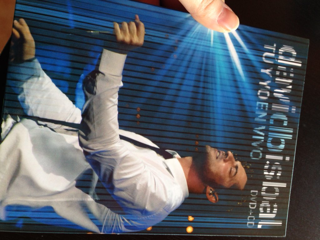 AlexanAlcolea's tweet photo. Desde ayer en mis manos !!@davidbisbal  😊😊 https://t.co/UErCYRe6LF
