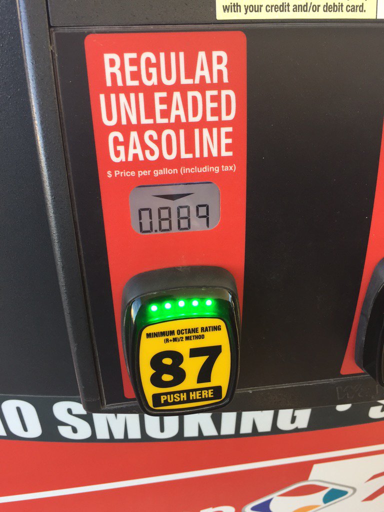 DrLeviEsses's tweet photo. On the road to Hays, America. Needed fuel.  No problem with this price! Flash back to the 80's. #KwikShop #Dillons https://t.co/aBfZGPlEJZ