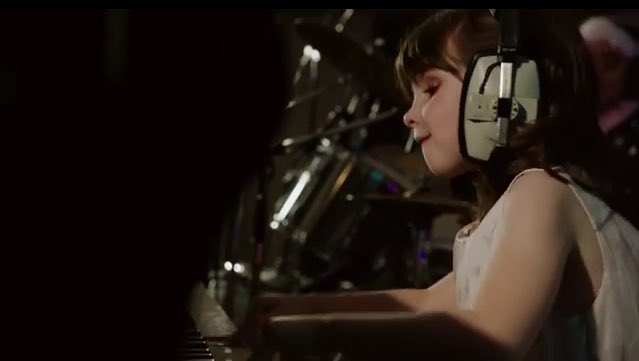 aprilwindsor69's tweet photo. I can play the piano!! https://t.co/YoehQ6soNz