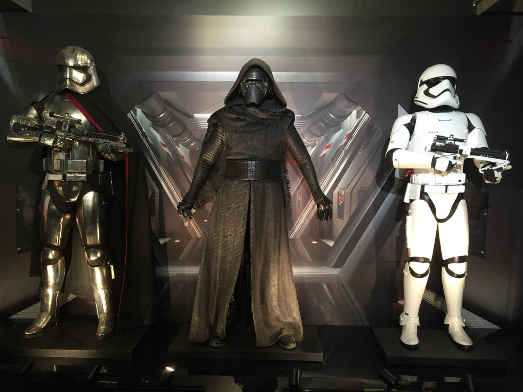eoin1969's tweet photo. #TheForceAwakensTO https://t.co/IVqGJJZJXW
