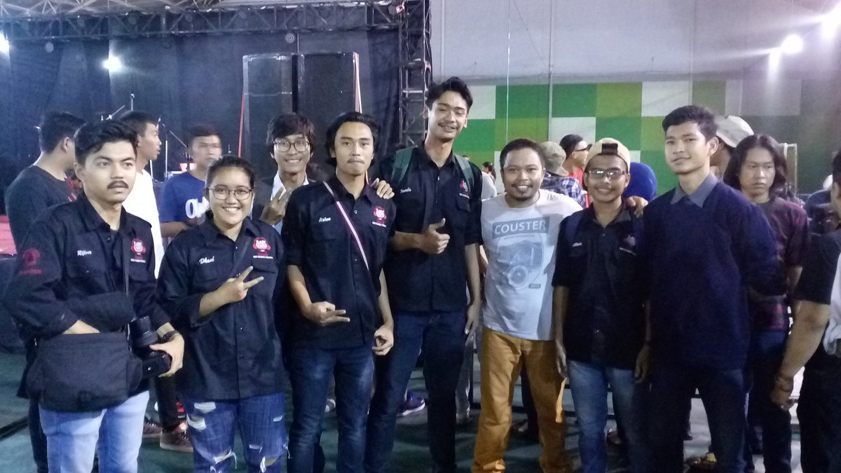 Thanks payung teduh yang udah bikin kita semua bernyanyi. <a href="/HelloEnt/">Hello Entertainment</a>