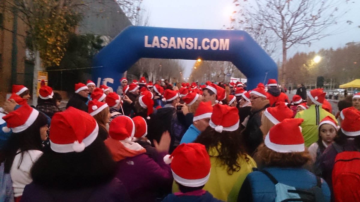 axe75's tweet photo. Todo listo para empezar la caminata solidaria @cursapopular #entreponts
Ambuentazo para ayudar a @CreuRojaSJD https://t.co/niiYon2VtX