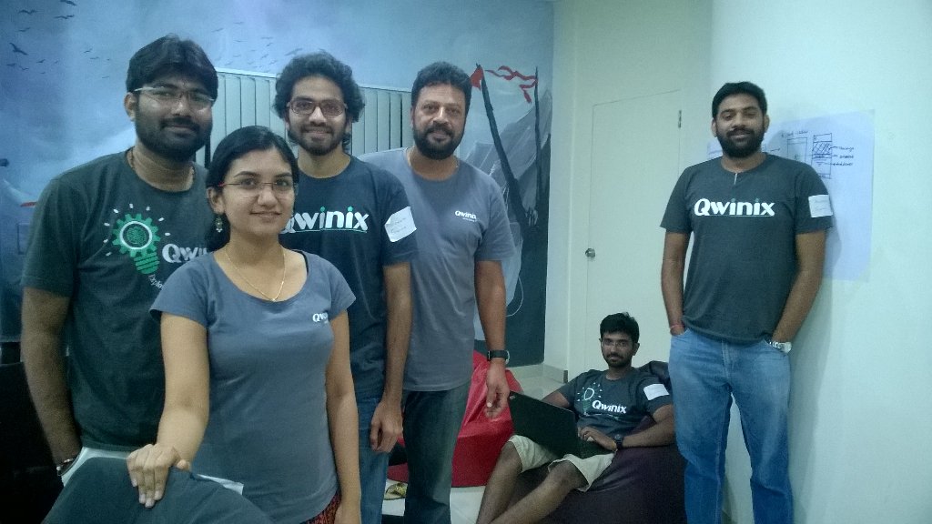 Apoorva_Gowda's tweet photo. Brilliant minds still at work #hackformysuru #teammarga https://t.co/YFI1FzmZ1q