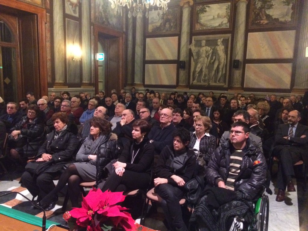 Pep_Cangialosi's tweet photo. Oltre 200 persone all'aperitivo di #forzaitaliacomo. @AngieCalabria @msgelmini @FI_Giovani @FIGiovaniComo https://t.co/t0kZyohiix
