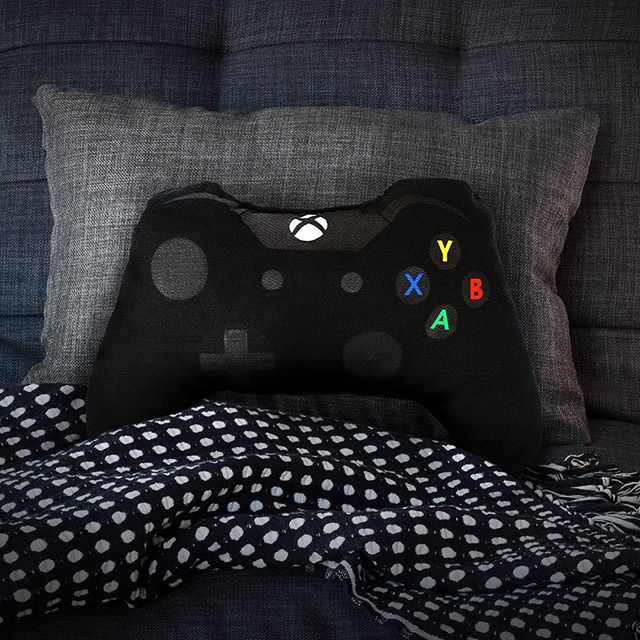 XboxFR's tweet image. Bien rester au chaud, sous la couette, et profiter de sa #XboxOne, le bonheur ! #XboxLovesYou