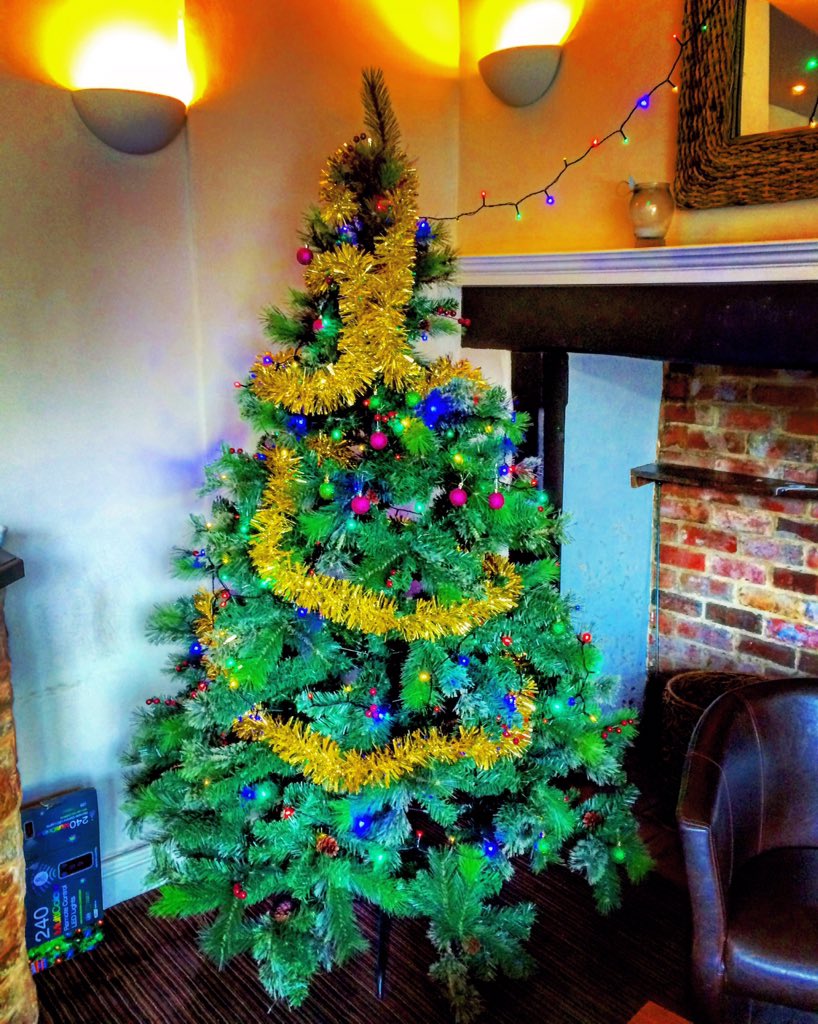 The_Halford's tweet photo. Enjoy a warm Christmas atmosphere @The_Halford #christmas #hotel #decorations https://t.co/9fh5CoYfAl