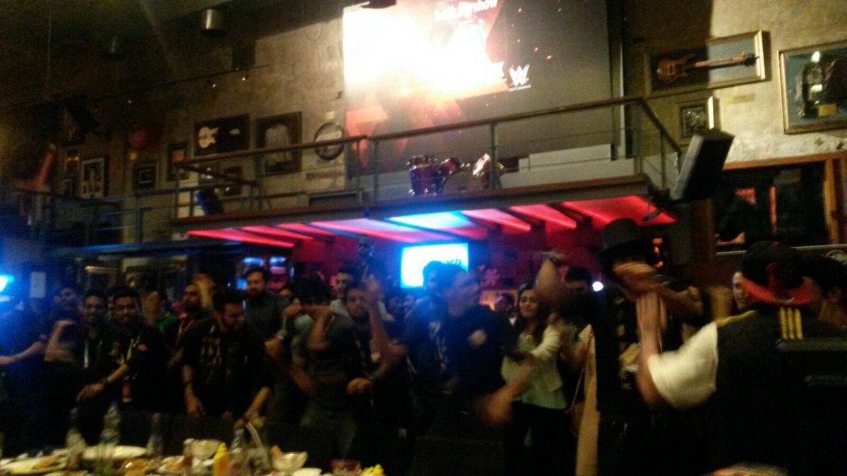 943RadioOne's tweet photo. #RadioOneMegamix #DancingTheNightAway @HRCIndia https://t.co/6DWwWhQzl4