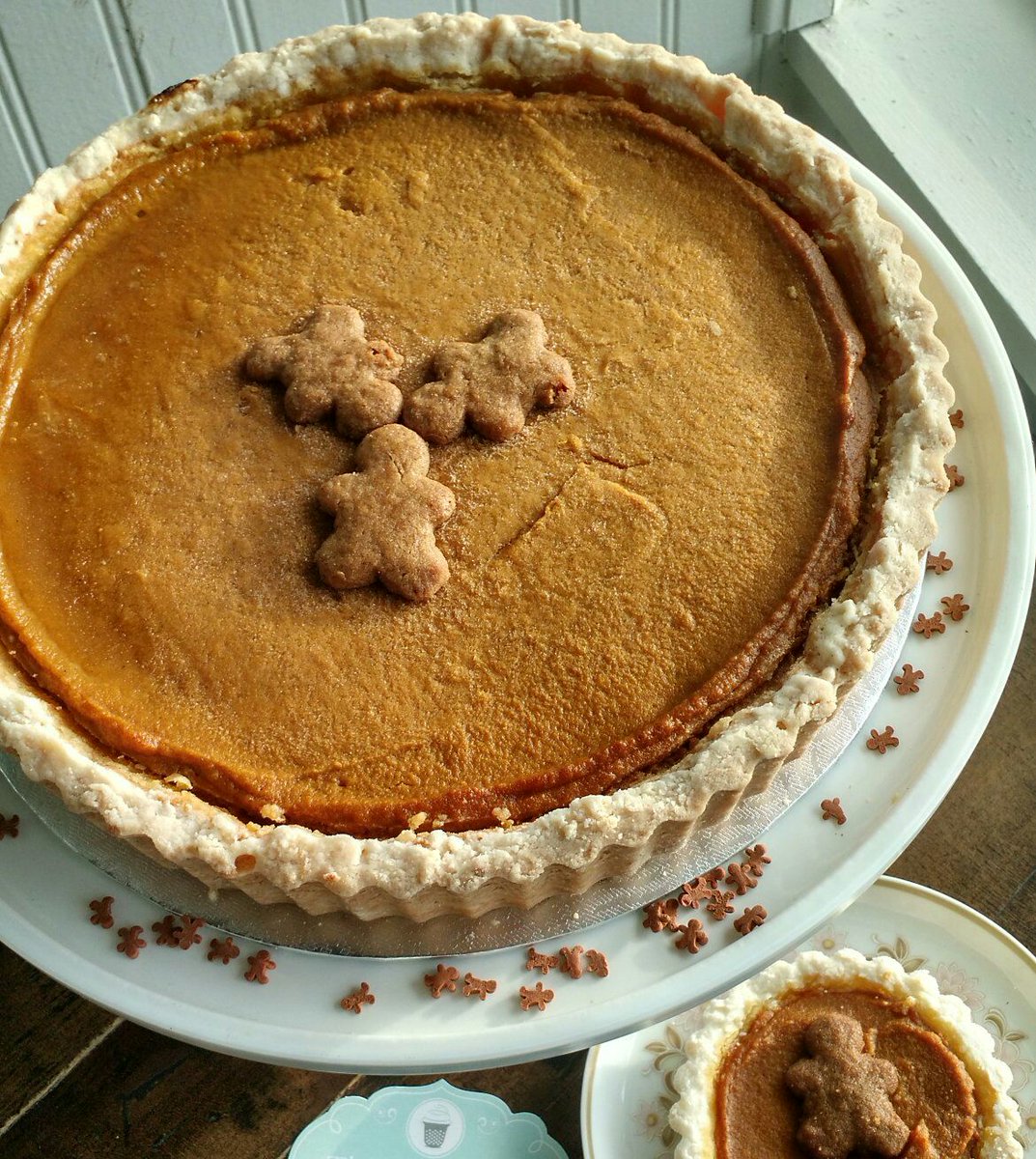 ThimbleCafe's tweet photo. #nutfreebakery #nutfree #glutenfree #vegan #dairyfree #eggfree #barrhaven #barrhaveneats #veganpumpkinpie https://t.co/eZSIpp99xz