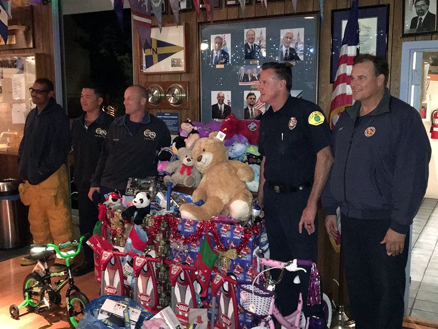 PMYCmdr's tweet photo. Last night our local #MarinadelRey fire station picked up loads of toys for children in need.
Thanks everyone! https://t.co/LKkPHv20j1