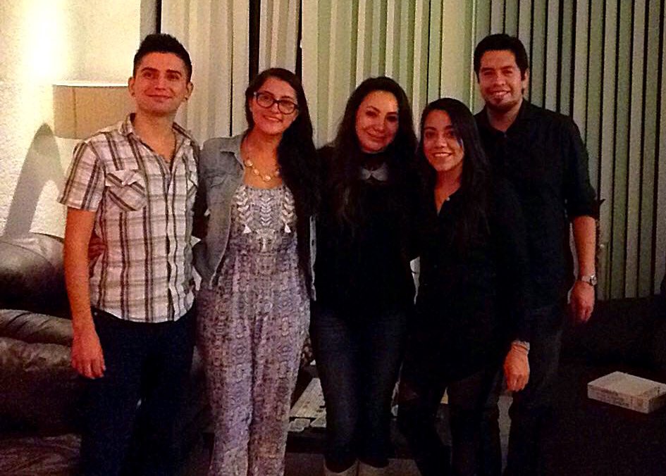 marlene_delolmo's tweet photo. Qué buena noche la de anoche! ¡ las quiero! @franzborjitas @jannaeu @sommelier_omar #greattime #Friends https://t.co/pH6Uh6fRMF