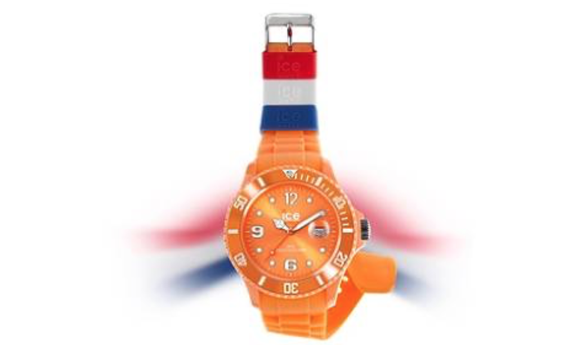 Uit de collectie van Ton Boerma komt de volgende kavel. limited edition Icewatch Oranje , met rood wit blauwe band.