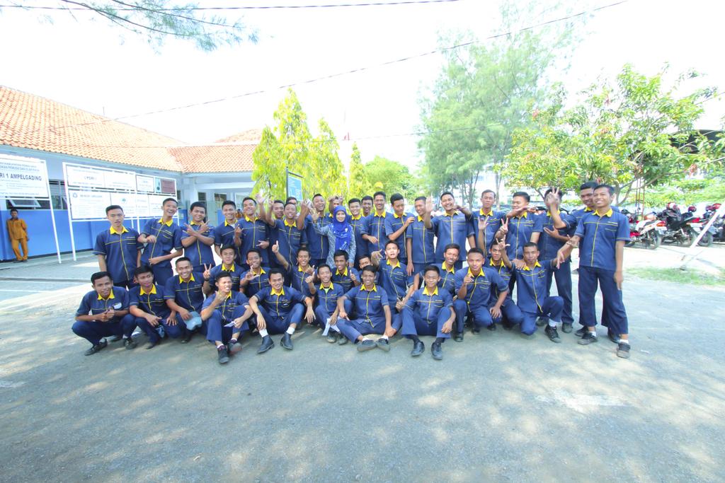 tri_ryd's tweet photo. @alfan_zaky @Kuhkuh21 @Khafidumar11218 @yusuper_man @ridwanirvana @anton19_ https://t.co/y9u7En7E9o