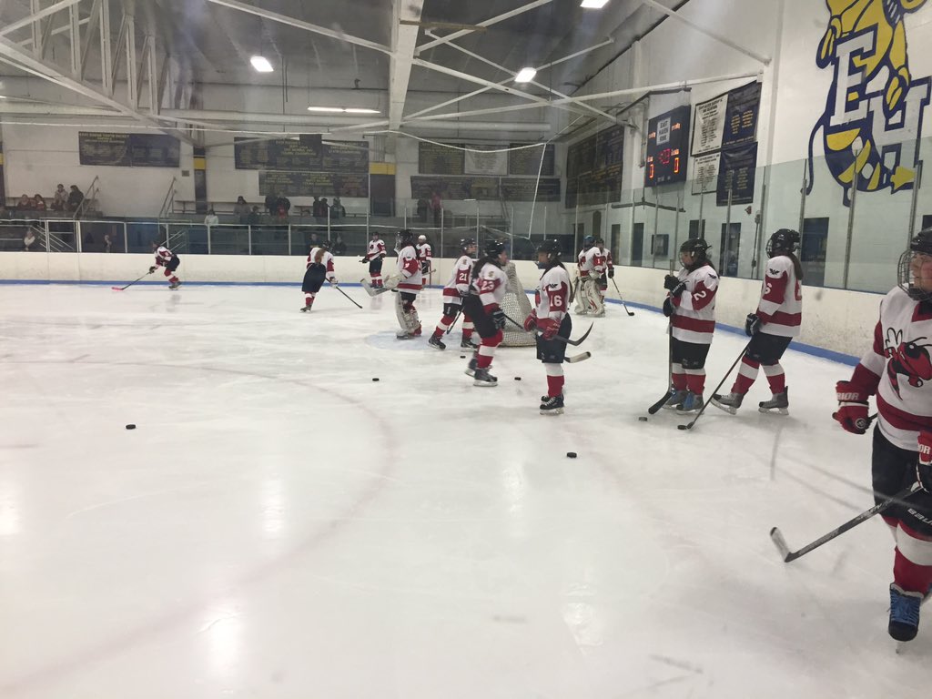 Birds &amp; Bees win 3-1 over Hand!!! 💪 <a href="/BHSGH2015/">BHS Girls Hockey</a> <a href="/EhHive/">The Hive</a> <a href="/BranfordBuzz/">BranfordBuzz</a>