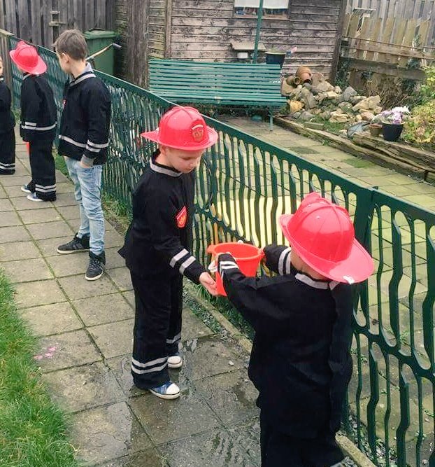 feestboxenzo's tweet photo. Brand geblust, brandweer feestje ging als de brandweer. #blijekids #kinderfeest #brandweer https://t.co/u3WLPXf9H9 https://t.co/HIpQpm25bT