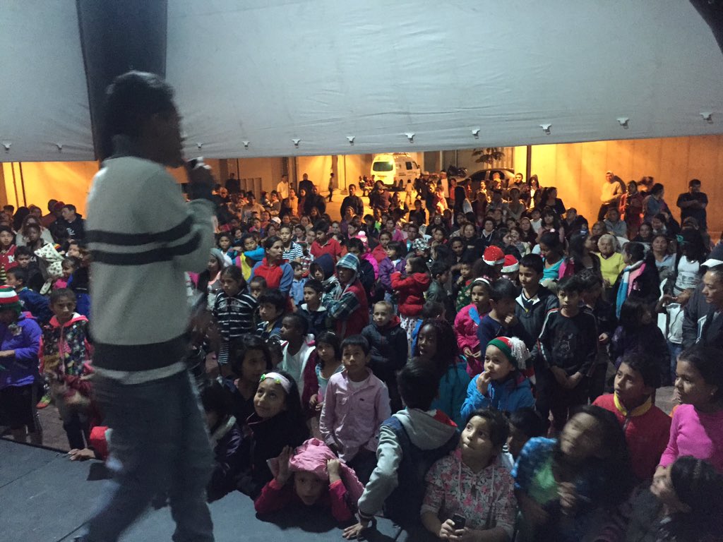 ingrid_torres72's tweet photo. #Felicidad Novena de @HabitatComunica en la Plaza de la Hoja concurso navideño paz y convivencia @helgamariarivas https://t.co/DeyxWoVwBo