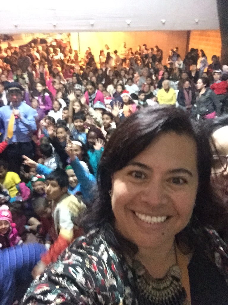 ingrid_torres72's tweet photo. #Felicidad Novena de @HabitatComunica en la Plaza de la Hoja concurso navideño paz y convivencia @helgamariarivas https://t.co/DeyxWoVwBo