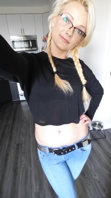 # HappySaturday #ZoeyNation https://t.co/6HzWjwWisi<a href="/tag/zoeynation"class="tags">#ZoeyNation</a>