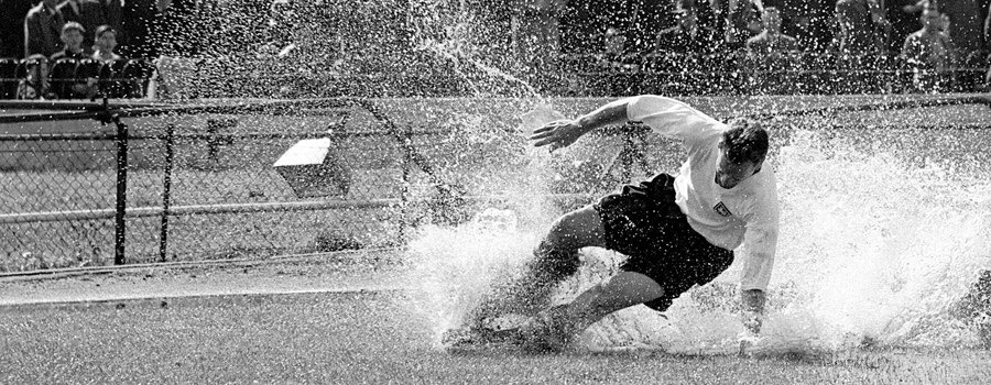 A_Priestley89's tweet photo. The St James' Park pitch in this #NEWvAST match reminds me of this famous photo of Sir Tom Finney. #bbcfootball https://t.co/dVASUUKH4Z