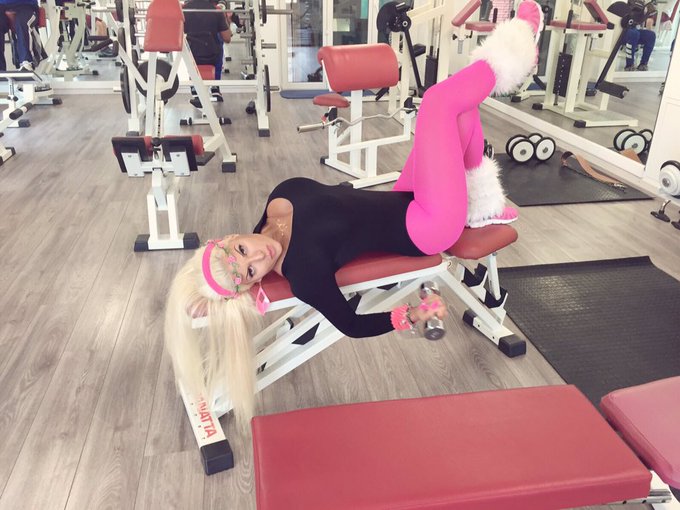 Was hecke ich blo&szlig; wieder aus? Ideen? Am #Bodensee l&auml;uft die Produktion auf vollen Touren! https://t<a href="/tag/bodensee"class="tags">#Bodensee</a>