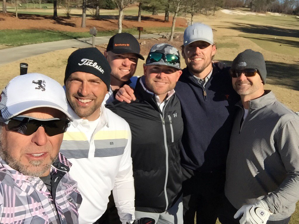 CWnQPOgWwAETads.jpg:large