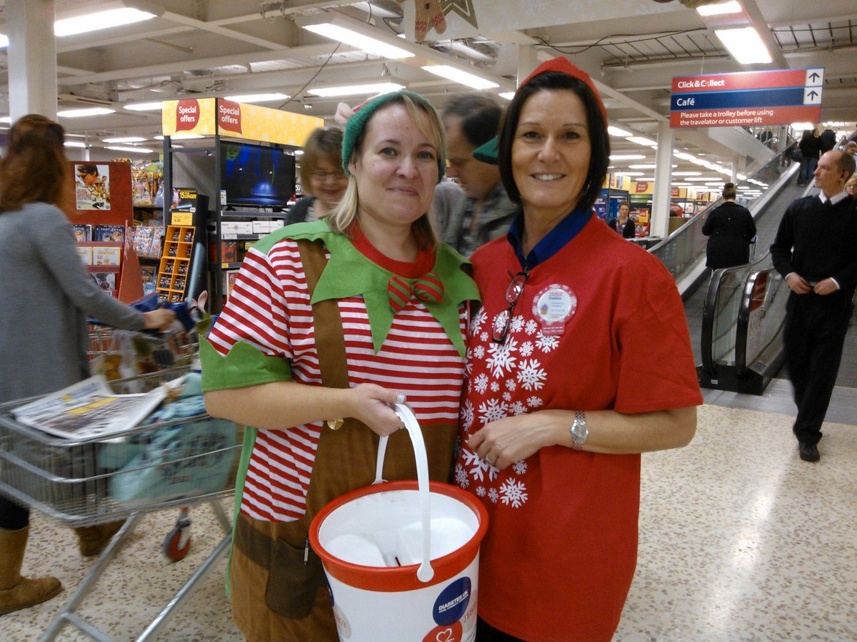 @TescoEastAnglia Santa's little helpers Dawn and Debbie doing a brilliant job in Pitsea Extra.  <a href="/DiabetesUK/">Diabetes UK</a> <a href="/TheBHF/">British Heart Foundation</a>
