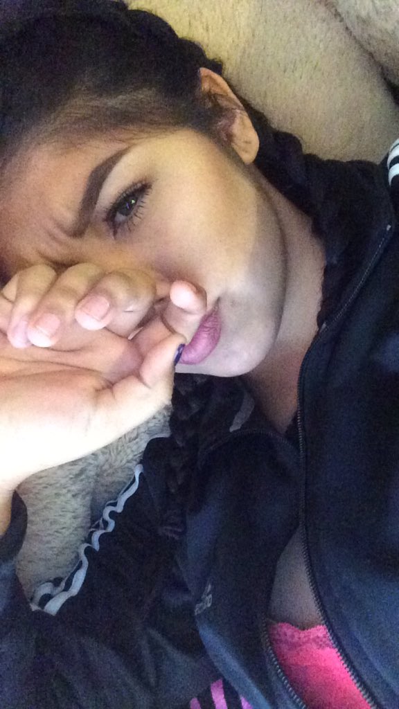 NoHoesGracie's tweet photo. Oh you know I'm Chillen https://t.co/w9KclndzST