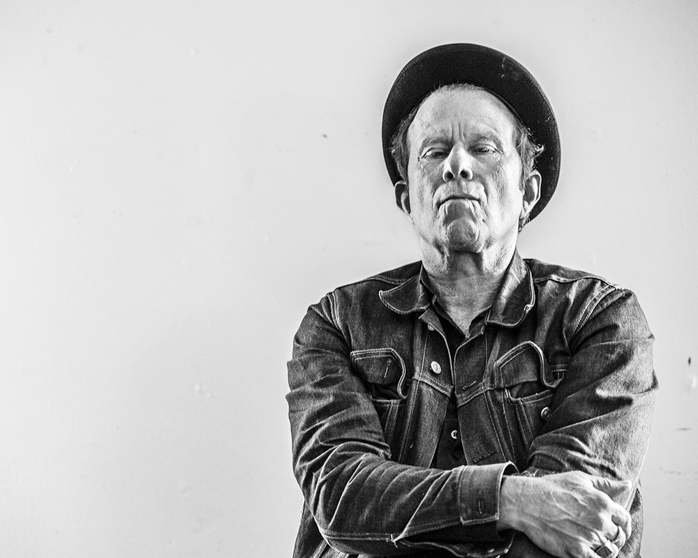 Ms_Golightly's tweet photo. #TomWaits by #DrewKelly https://t.co/AR8KGUbaIl