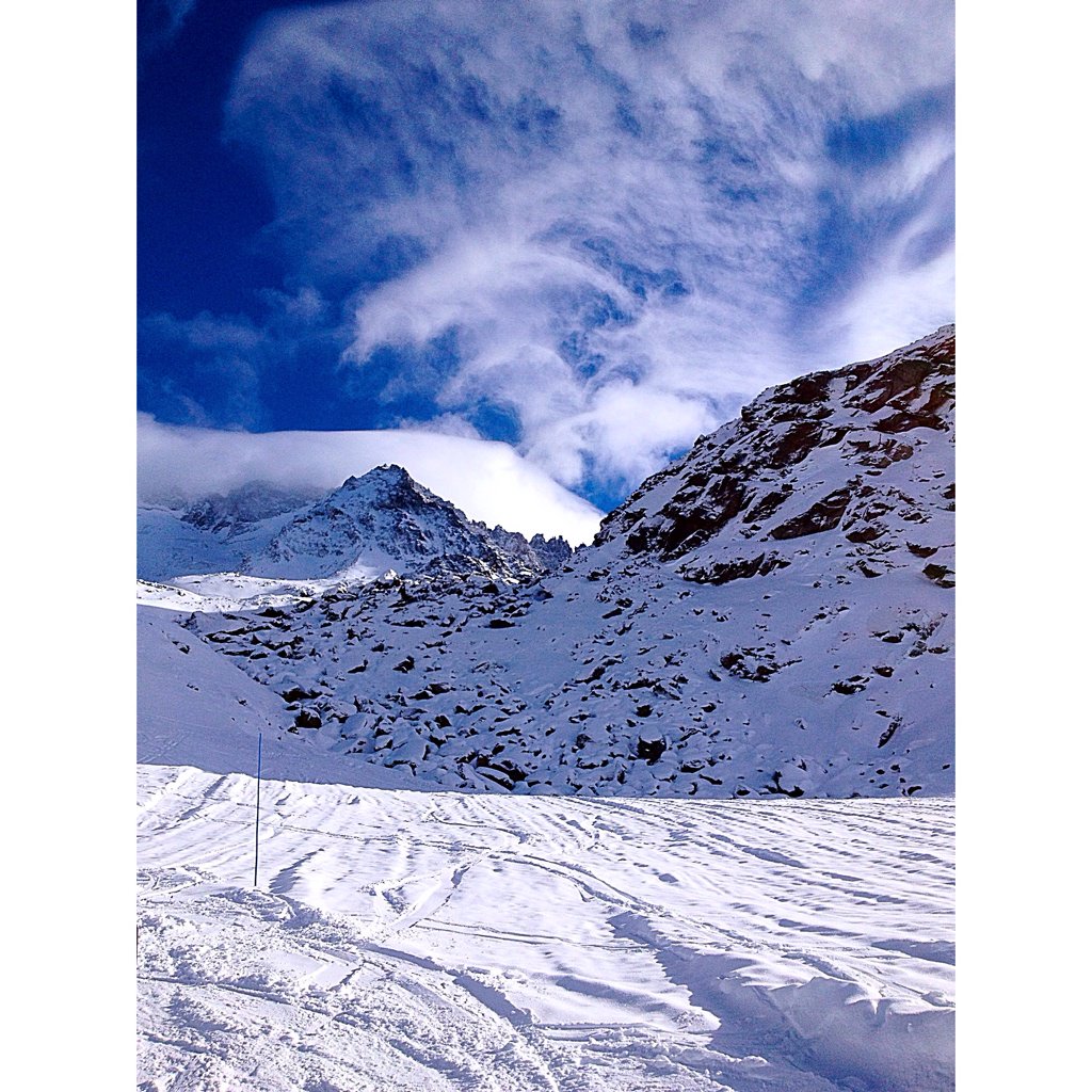 katieMannxxx's tweet photo. Perfect day #therapy #aprezski https://t.co/iDyHk711bv