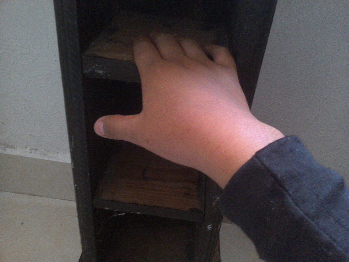 hernand56620797's tweet image. #preguntasrabo aqui tocando madera