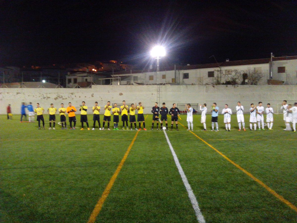DeporteOrcera's tweet photo. #Orcera C.F. 2-2 Arroyo. Partido vibrante y con un gran ambiente. Próximo partido Orcera- La Puerta 10 de enero. https://t.co/Vf6NIWStlZ
