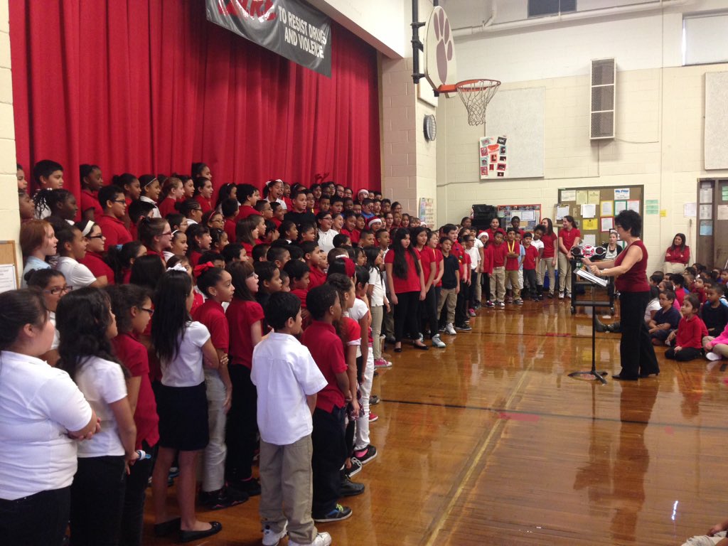 amy_berkley's tweet photo. 12/M's Holiday Concert! What a fantastic job by the students and teachers! 🎄 #RSDproud  @RDGschools @brea_awilda https://t.co/mov2H875lk
