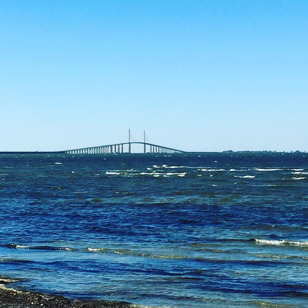 howboutjoey's tweet photo. Crossing the bridge for tonight's final performance of THE 39 STEPS. #whatsupjoey #manabou… https://t.co/4mjfiOx09y https://t.co/S7bVCim1mM
