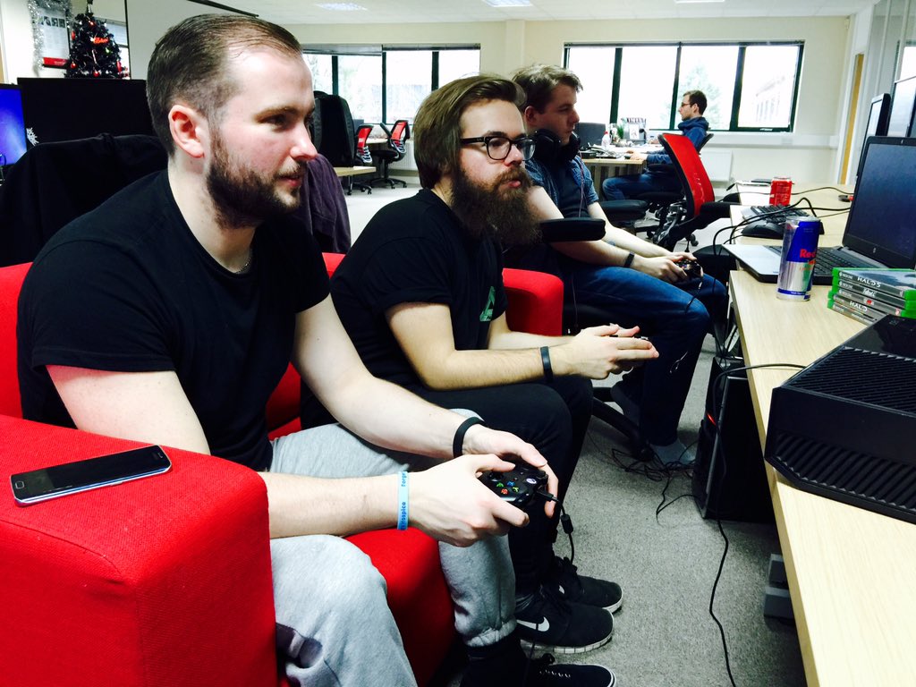 _tomdale's tweet photo. @ROQTALK @macmillancancer #gamechangers #charity #gaming #24hours https://t.co/XFITQOmyy9