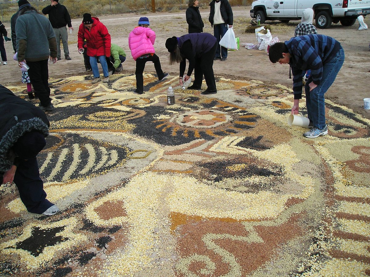 See the Winter Solstice grains and seeds mandala tomorrow: 
ow.ly/Vv2py  via <a href="/cabq/">City of Albuquerque</a>
