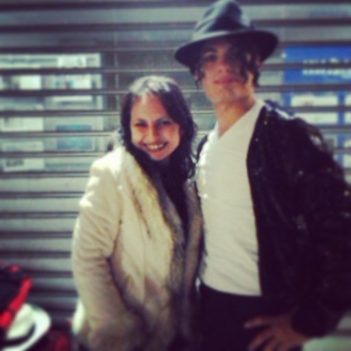 FrancyQueen80's tweet photo. Io Con Michael Jackson Pomezia Via Roma #michaeljackason #Pomezia #viaroma #ioconmichaeljackson ��👏👏 #emilianofiacchi https://t.co/20bIQVTyUV