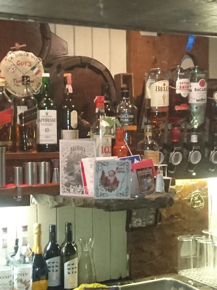 0906_stuart's tweet photo. @OwdNellsTavern where is our trophy?? https://t.co/YYXc742nJw