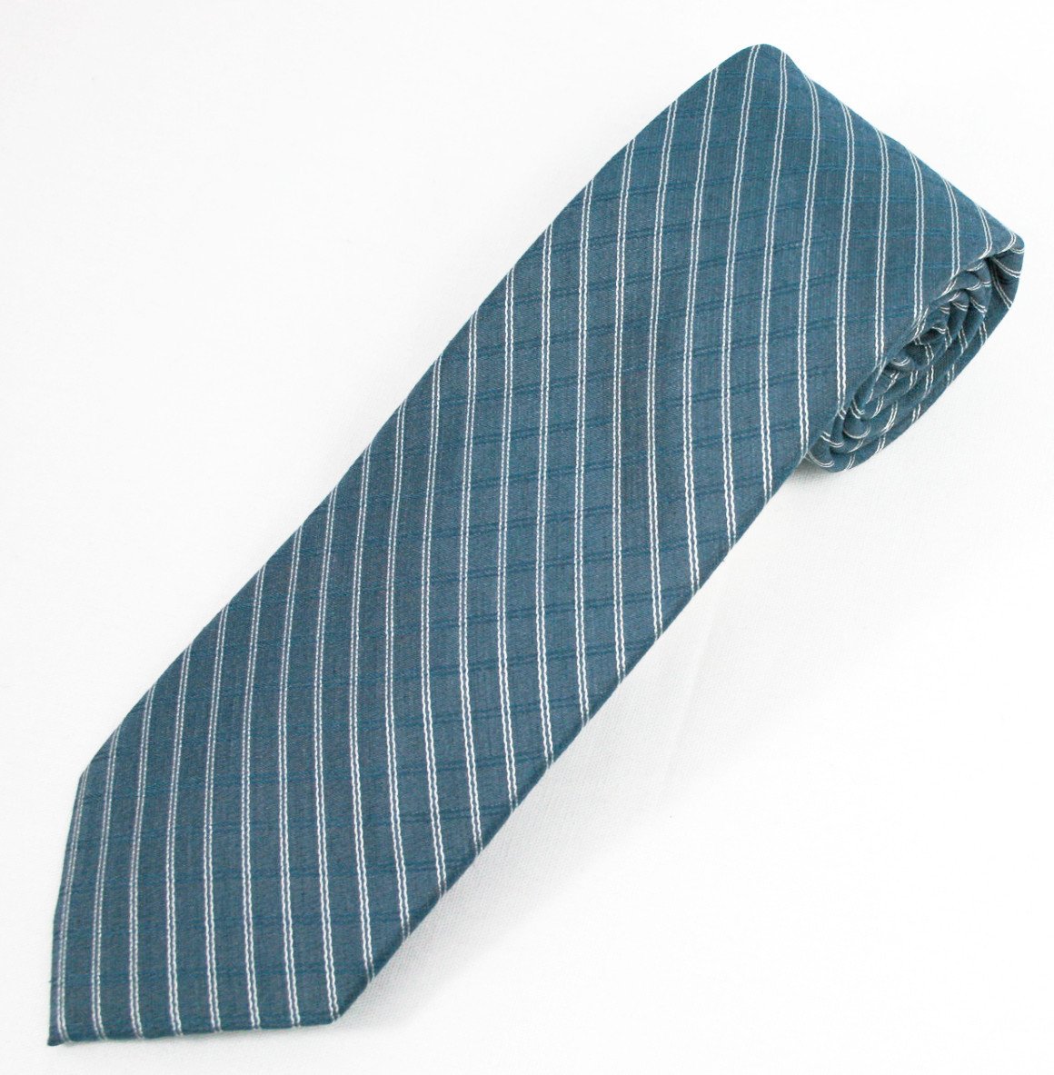 ThreeGuysTies's tweet photo. Get this Blue &amp; Silver Windowpane #CalvinKlein #necktie in our website. https://t.co/6I7FIUYMVI #menswear #tie https://t.co/dwheTX0NR6