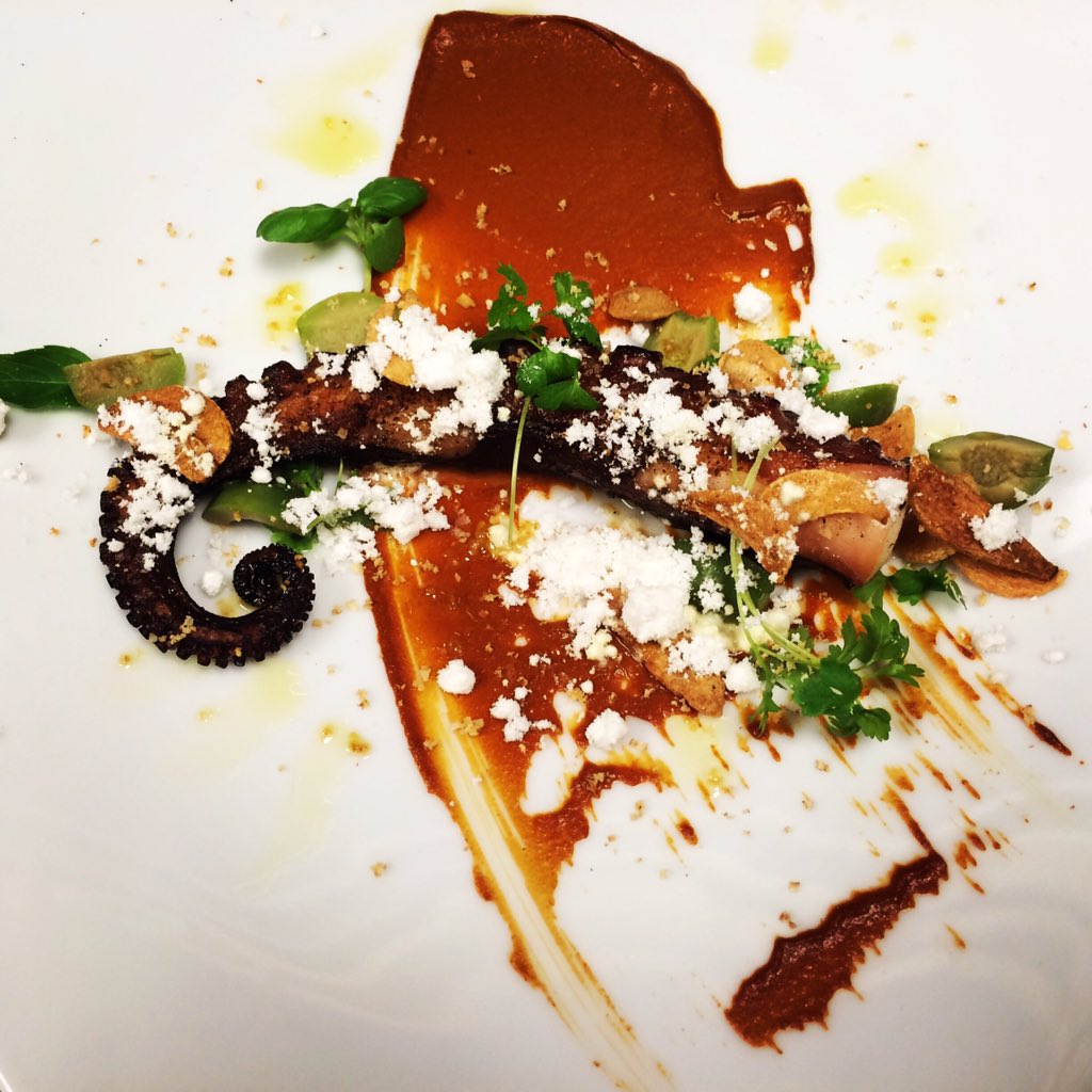 chefdg66's tweet photo. Crispy #octopus | romesco | castelvetranos | olive oil powder | shaved hazelnuts | chefdgross @cookhallatlanta https://t.co/hiUL5O7kTf