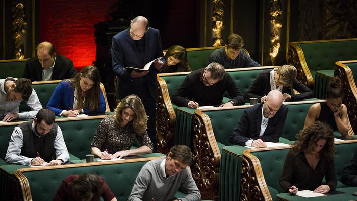 Twee Nederlanders winnen Groot #Dictee der Nederlandse Taal volkskrant.nl/wetenschap/twe…